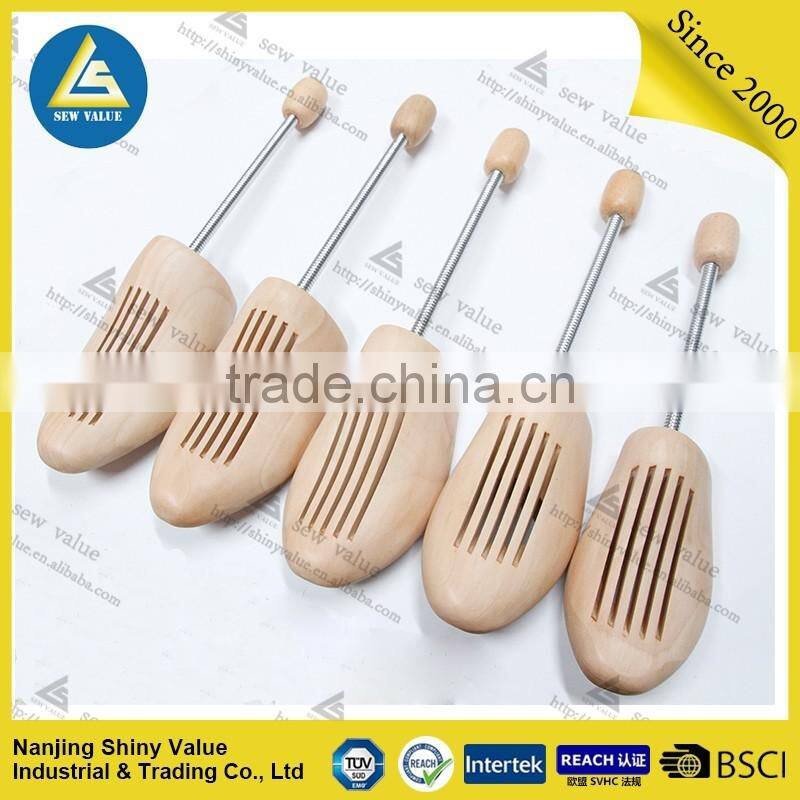 High quality wooden material shoe tree type painted shoe tree in lotus wood with spring