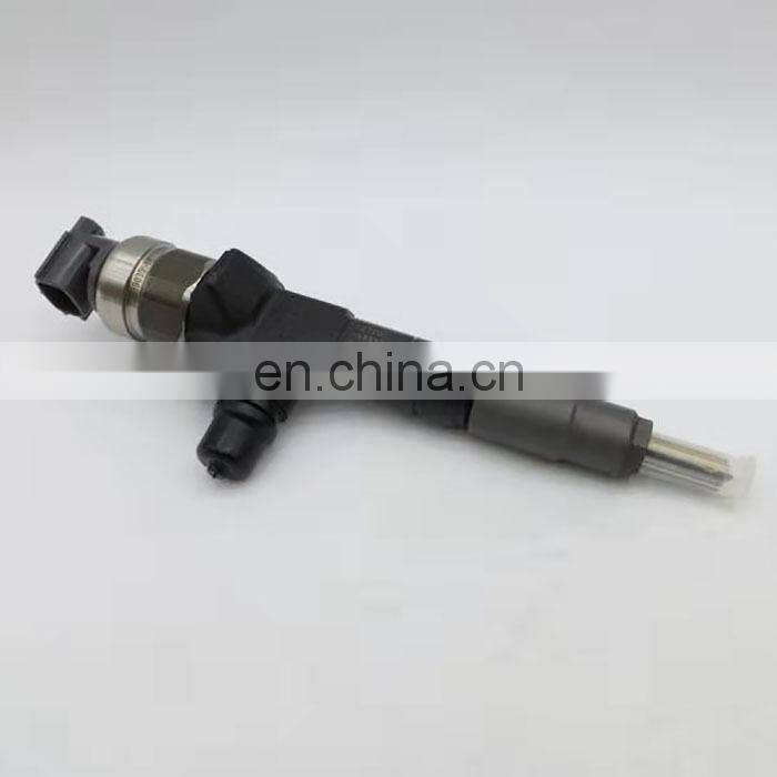 Diesel engine fuel injector 2950501980 295050-1980