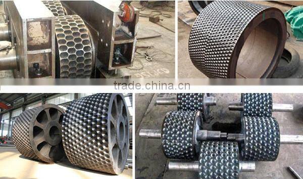 Mechanical press briquette making machine