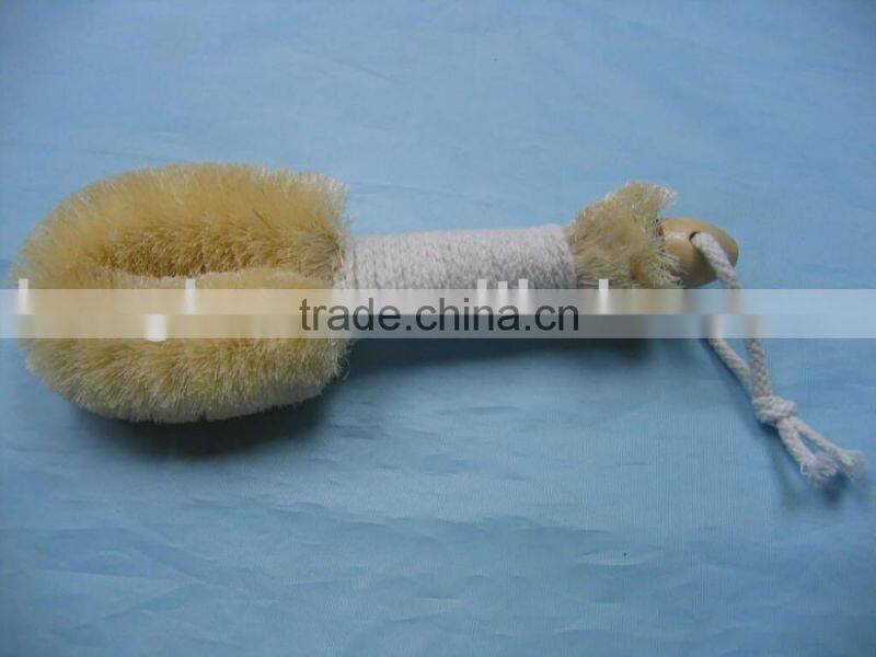 Manufacture Natural Long Handle Wooden Sisal Brush For Sale
