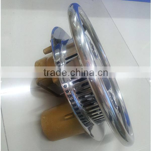 Counterflow training machine for swimming