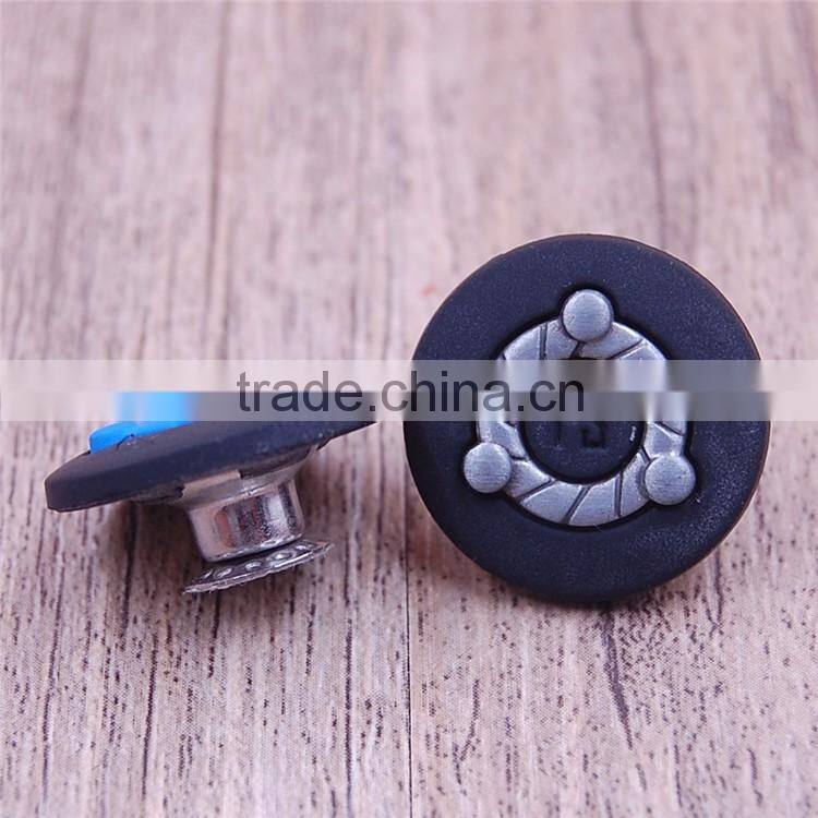 Fashion black round engraved logo men shirts metal buttons