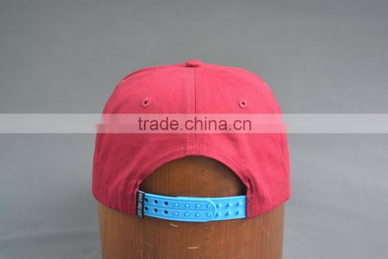 Custom 100% cotton twill 6-panel snapback cap with woven label