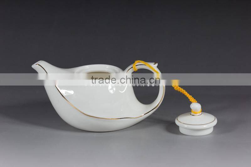 220ml White Porcelain Flying Tea Pot With Golden Line