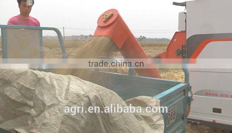 Mini agricultural machine of rice and wheat harvester