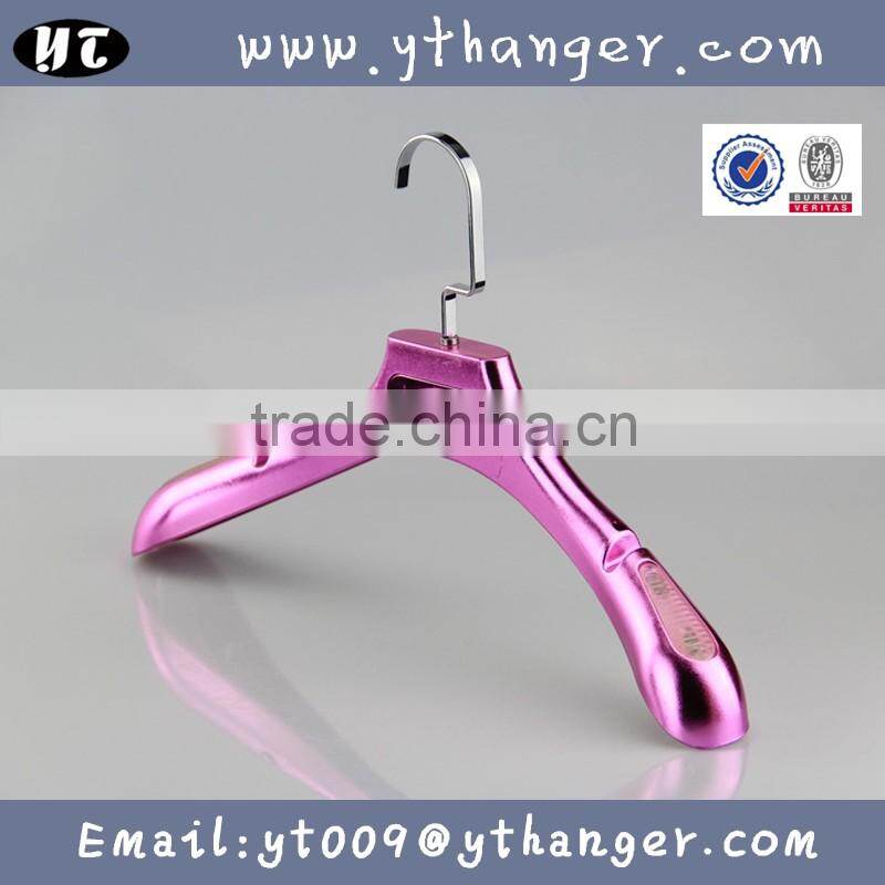 HA6832 plastic notched non slip hanger electroplated coat hanger