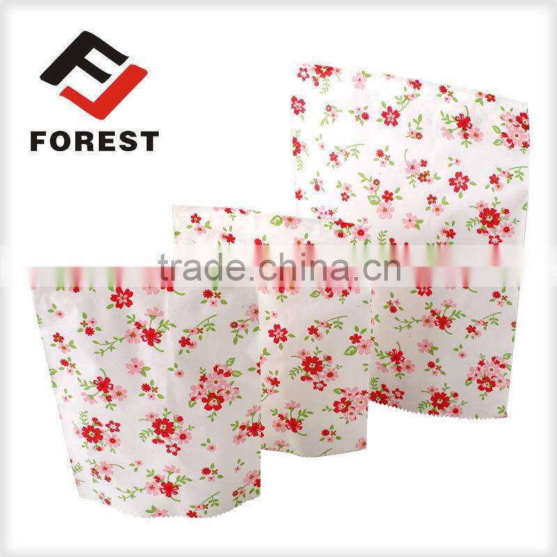 Christmas decorative pink paper bags
