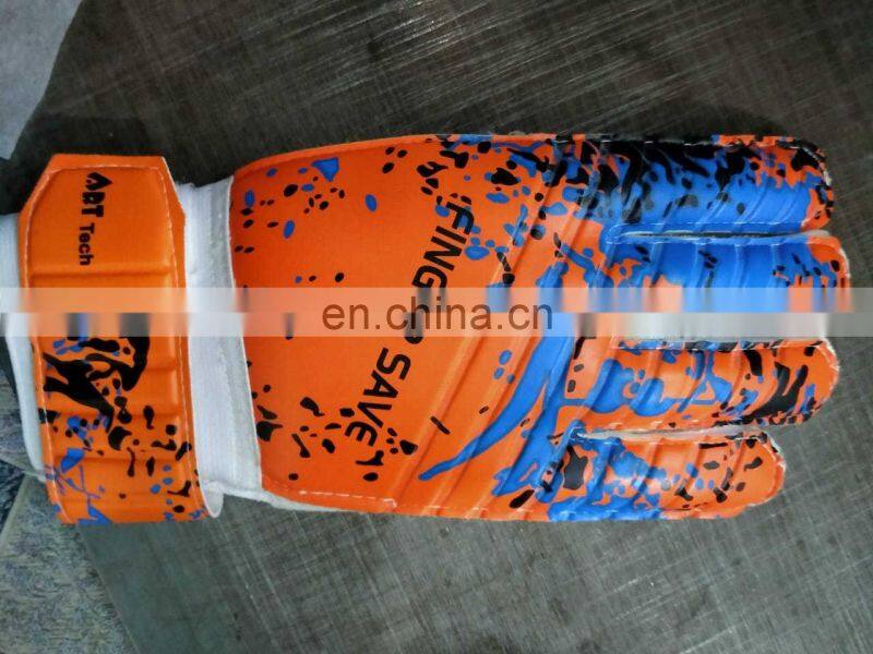 professional customized design high quality soccer football goalkeeper gloves