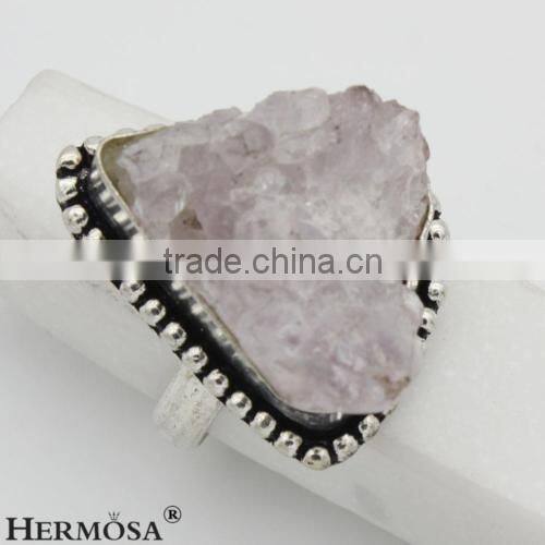 Nature Stone White Druzy Triangle Shape Single Stone Finger Ring For Party Ocassion