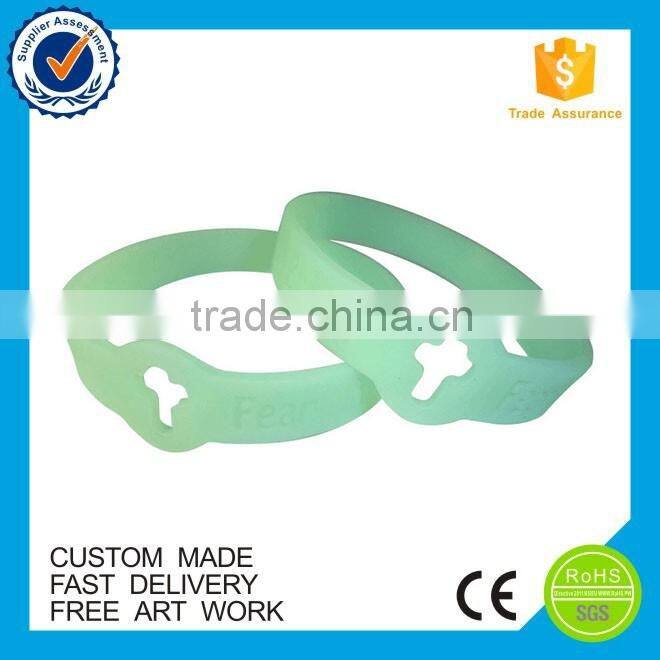 Newest eco-friendly charm custom lover silicone bracelet