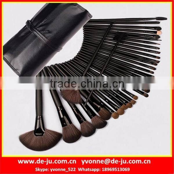 Maroon Face Powder Makeup Brushes