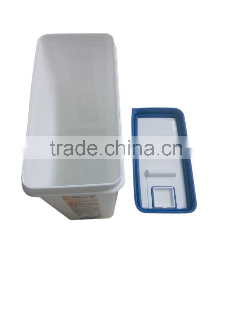 Plastic Canister for Snacks