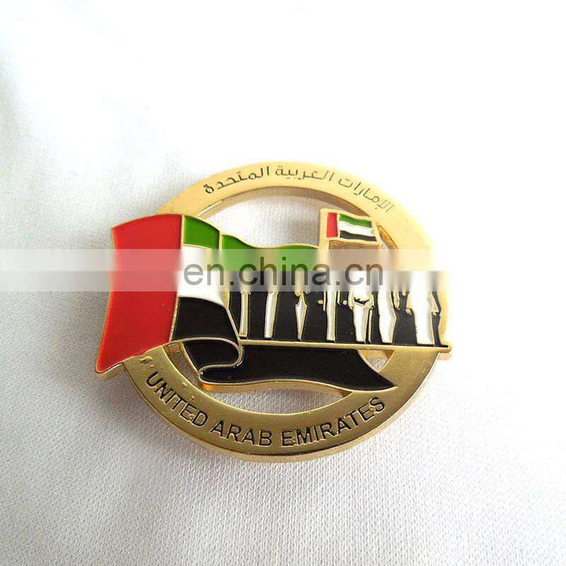 2017 hot sale national day souvenir badges with UAE national emblem customized memorial gift metal badge