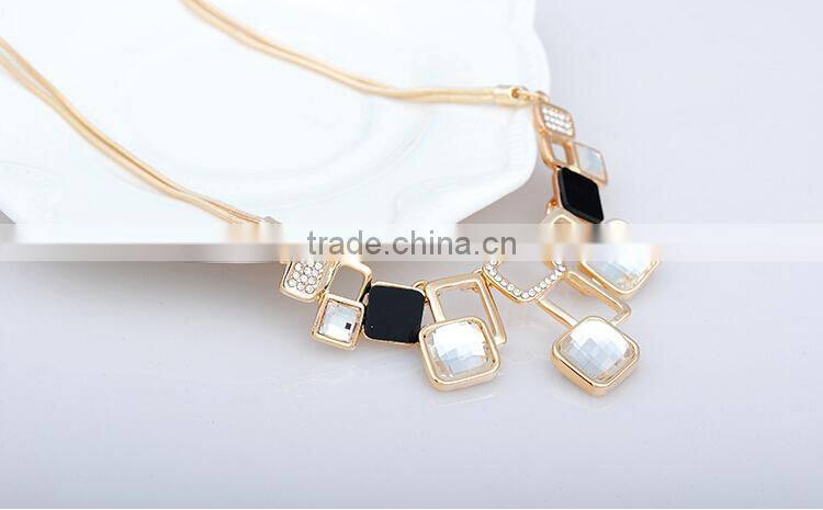 2015 Newest Fashion Design Metal Square Resin Stone Statement Necklace