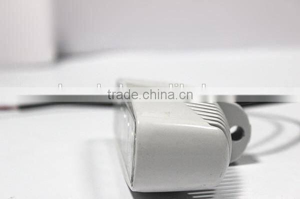 Best selling 2013 factory cost price white aluminum housing Boat accessories 12v 15w led work light