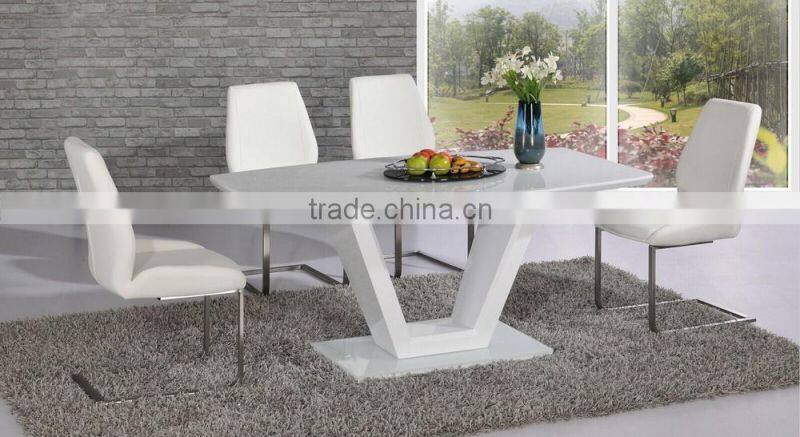 DT-2029 Black Glass Dining Table With A White High Gloss Base