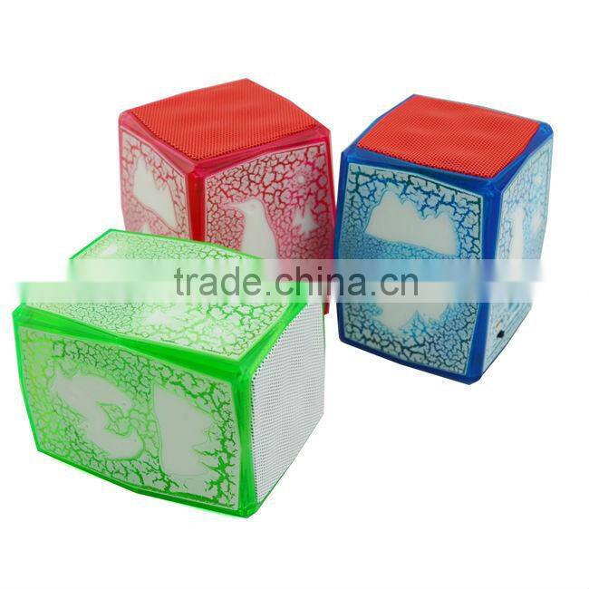 New Technology Christmas Lantern Bluetooth Speaker with Soft Silicone Art Design Legoo Portable Speaker