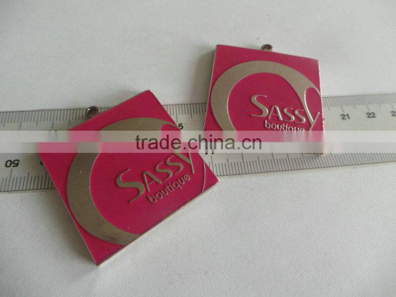 Custom metal keychains,zinc alloy metal key chain,logo embossed pink metal key holder