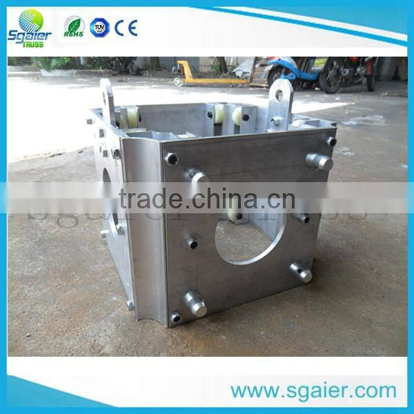 Sleeve block for lifting truss tower lighting elevator tower