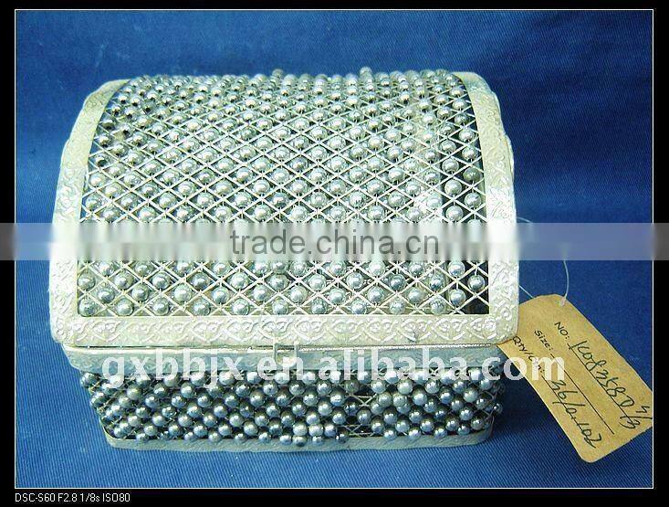Silver square pearl wire storage lunch box