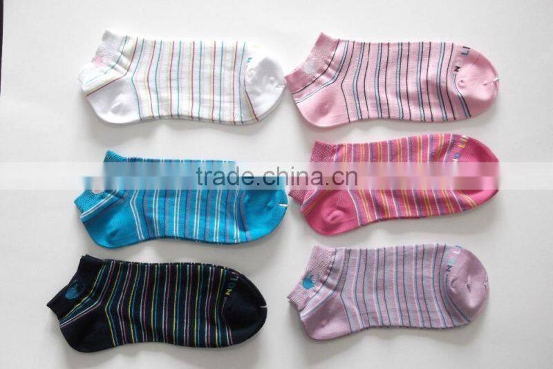 customized socks with logo