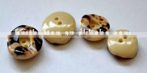 Decorative resin button for cloth
