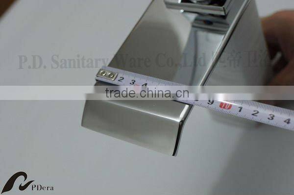 Brass waterfall basin faucet