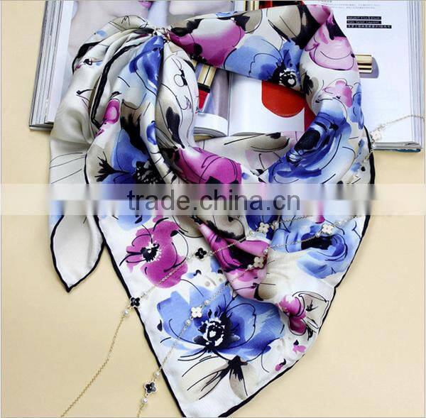 wholesale good quality custom white silk screening neck scarf