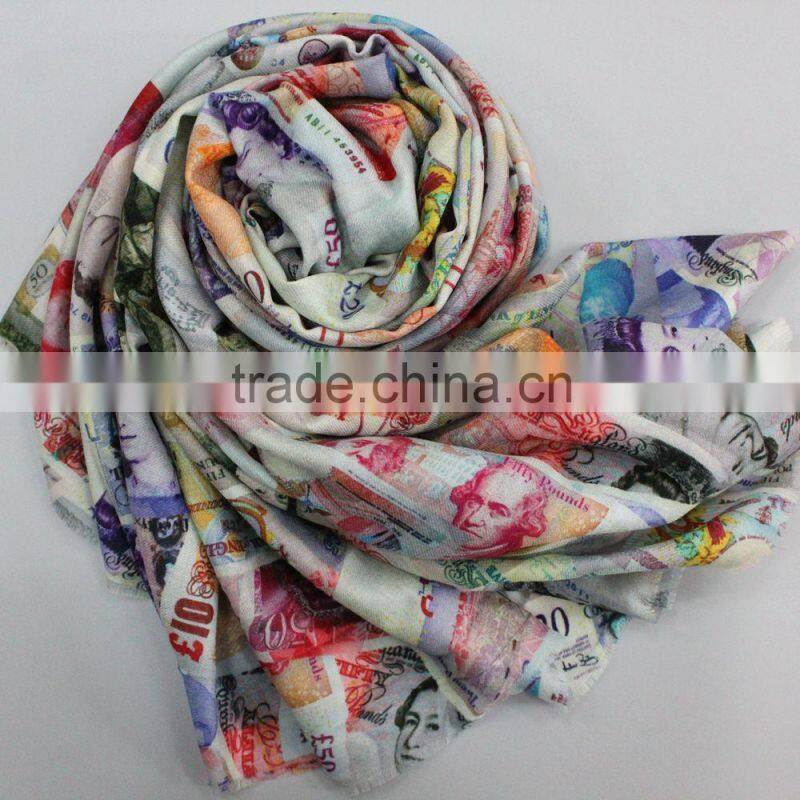 High quality wool scarf with soft handfeel