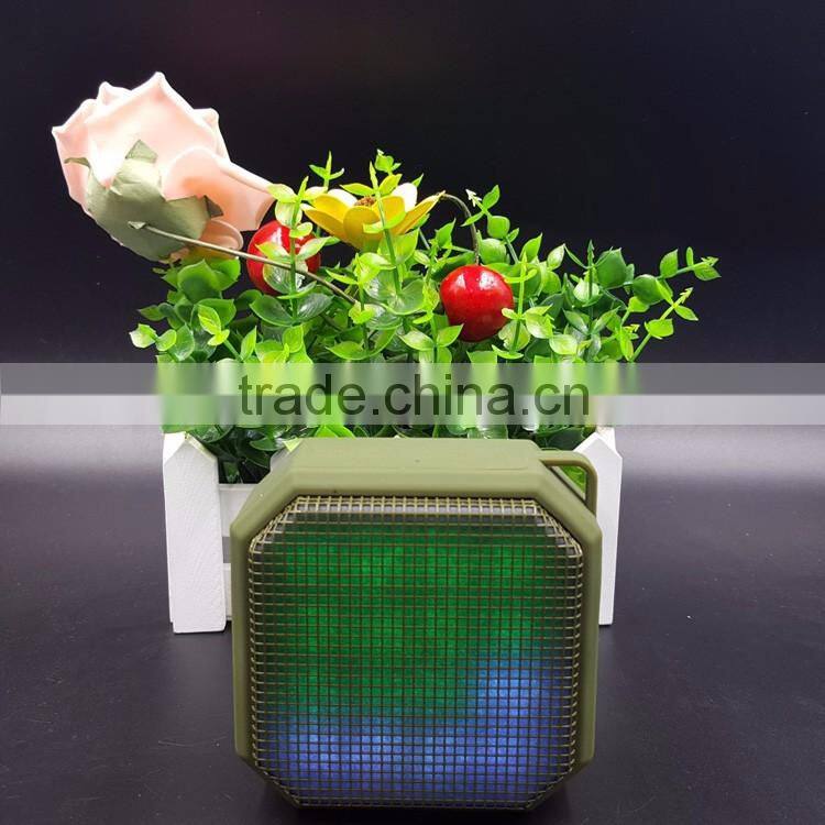 Top selling wireless lamp bluetooth speaker Shower Sport Rich Bass