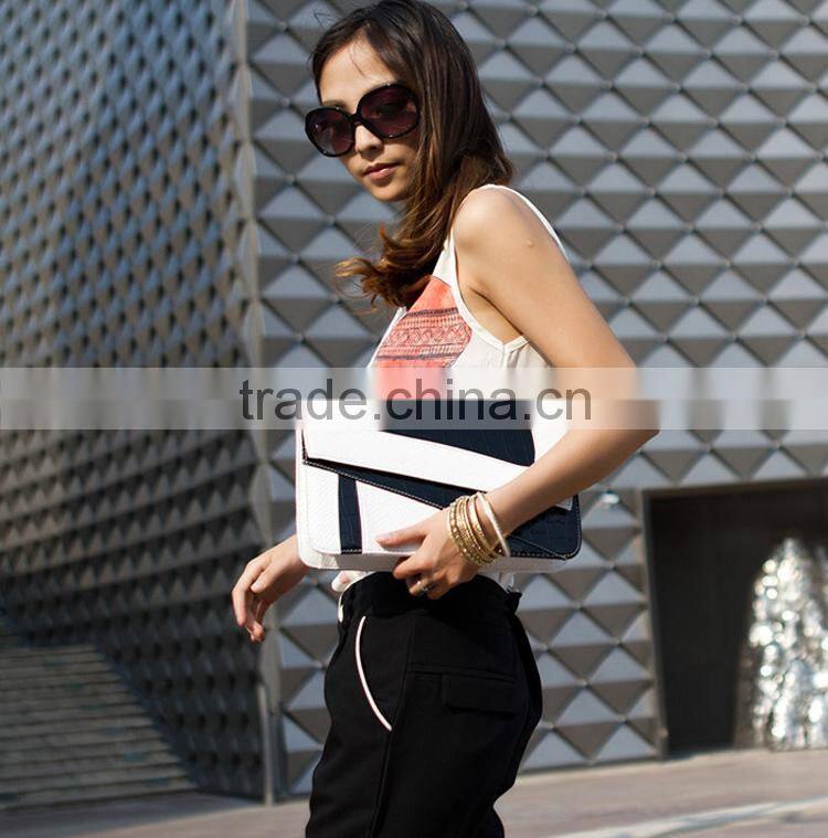 New Hot Serpentine Women Messenger Bags Hit Color Party Bags Tote Designer Handbags Brands Vintage Cover Women Handbag