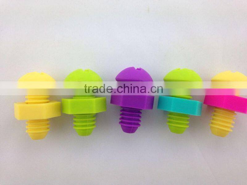 factory supply FDA /LFGB approved novelty banana wine bottle silicone plugs