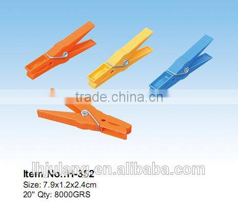 Plastic clothes Pegs
