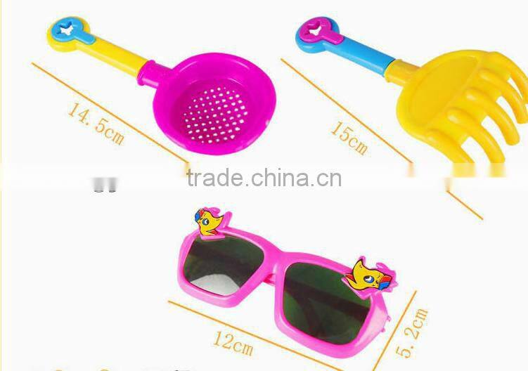 2015 outdoor most fashionable plastic sand beach toys in summer for kids