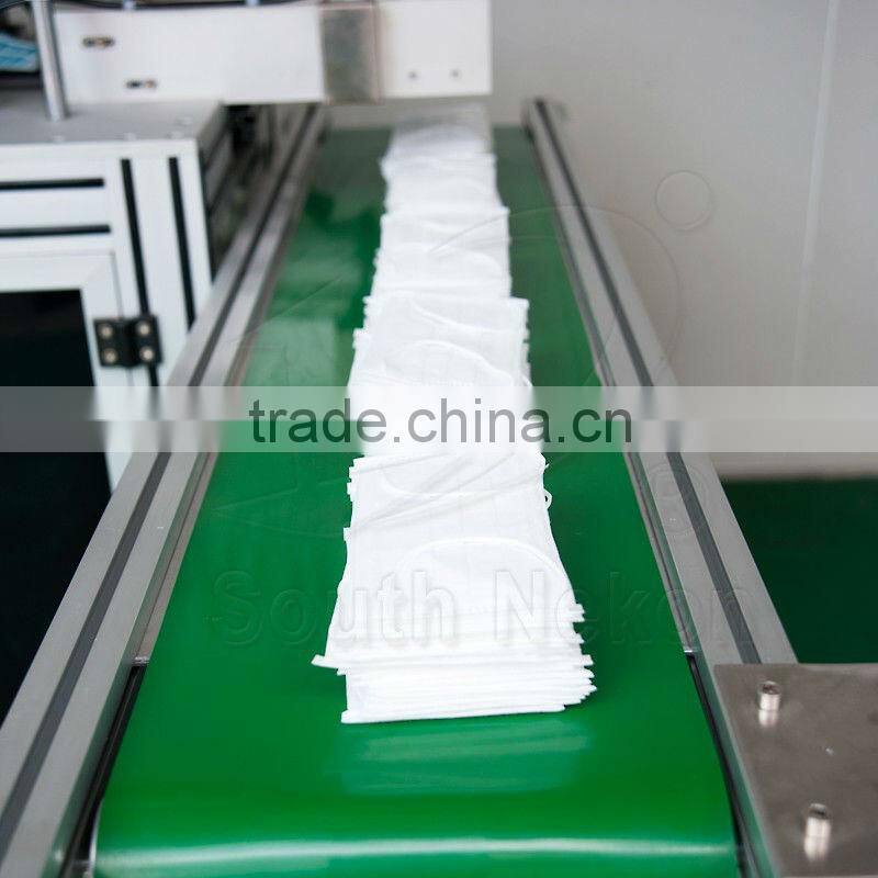 Auto feeding mask welding machine