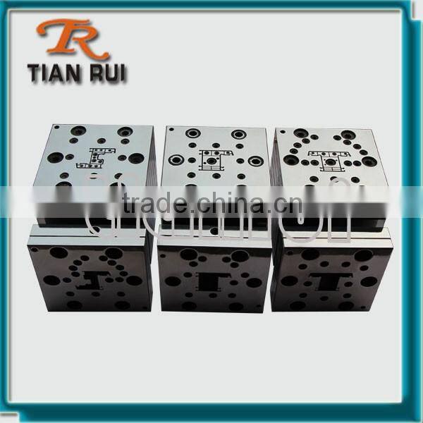 2016 Popular Customers First Window Profile Mould