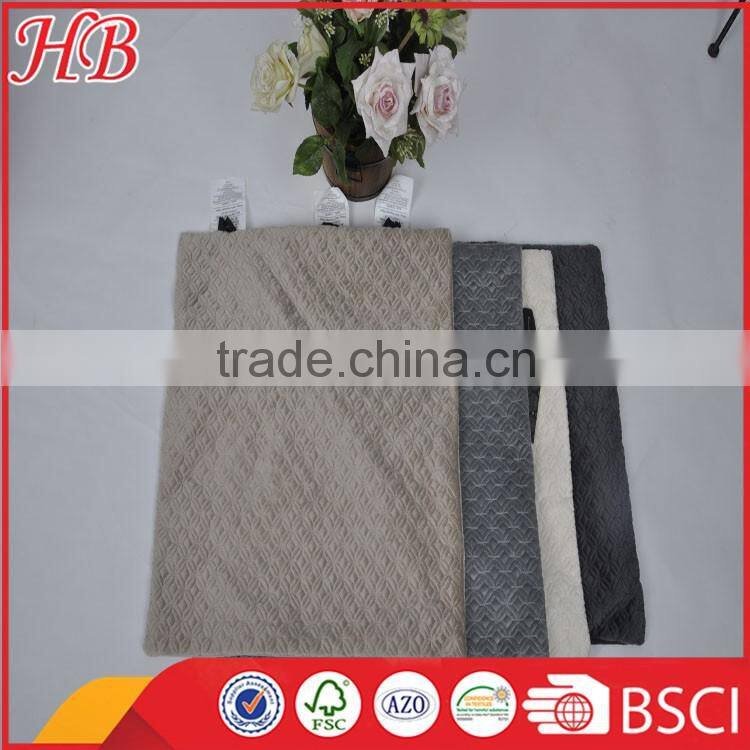 Circle customized quilted cushion, solid micromink cushion, micromink quilted cushion manufacturer