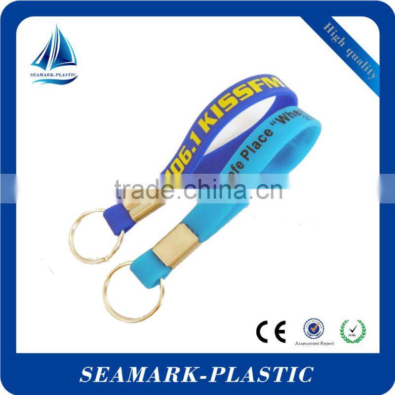 High qualiry promotional keyring plastic silicone band keychain