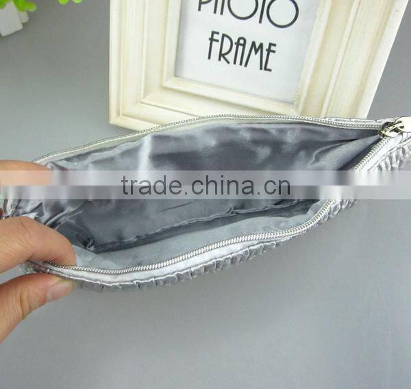 2014 fashion silver wrinkle PU cosmetic pouch bag with zipper