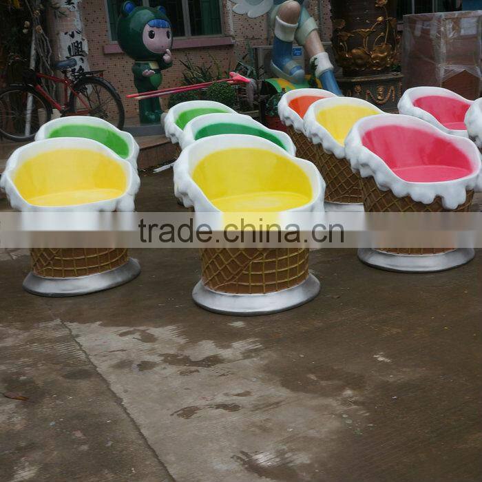 Ice cream table and chair