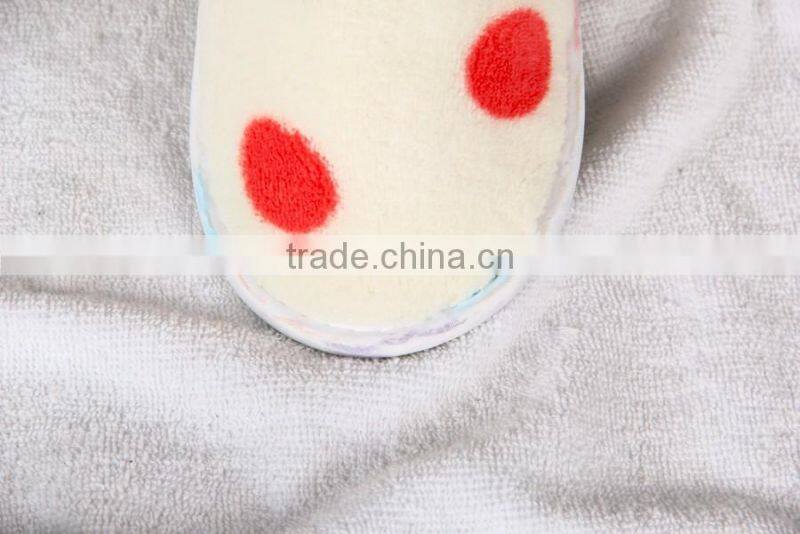 Hotel coral velvet slipper with dots