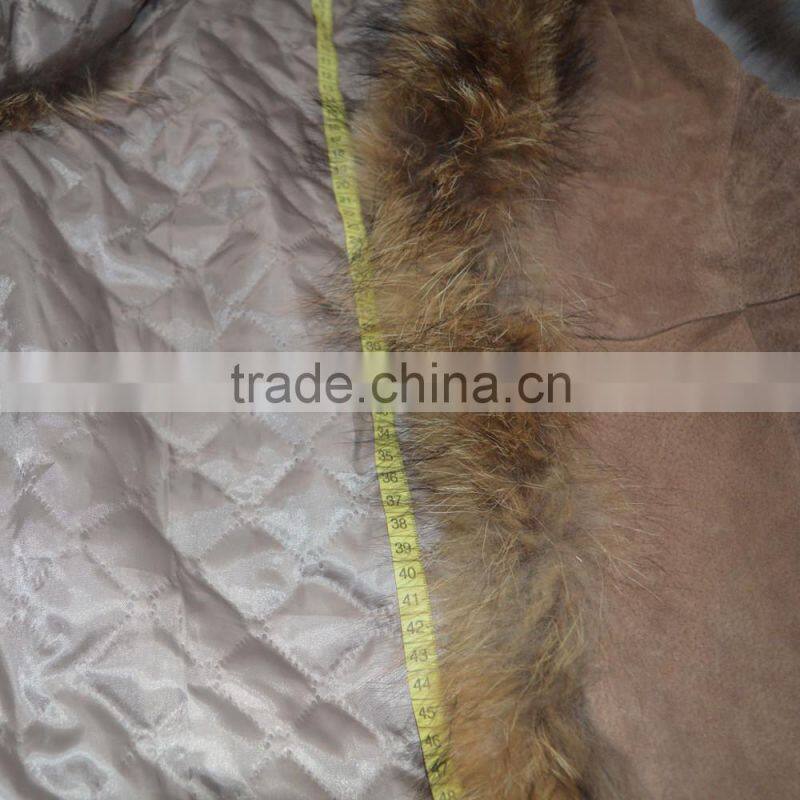 SJ185-01 Europe Design Pig Suede Camel Vest with Raccoon