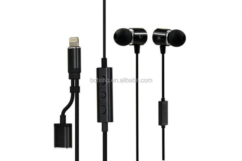 Newest High Quality Wired Stereo Super Bass MFi Earphone for iPhone with charging and listening concurrently