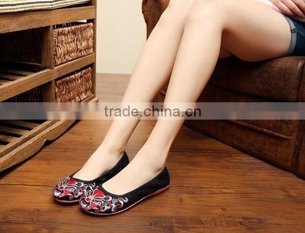 Women Casual Slip on Old Beijing Lace Shoes Chinese Opera Mask Embroidered Ladies Cotton Flats Good Quality No logos