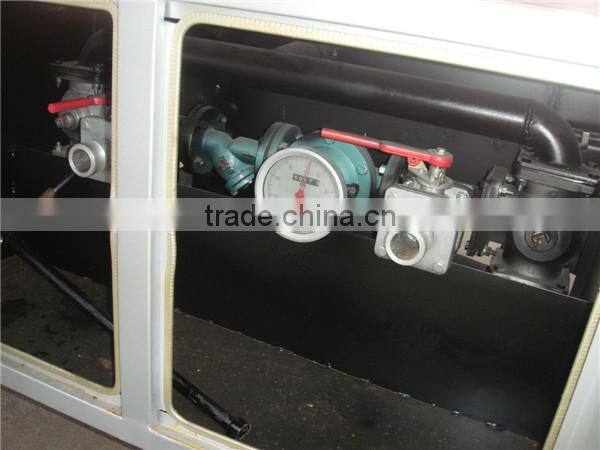 3300 gallon Dongfeng 4x2 190hp oil transport truck