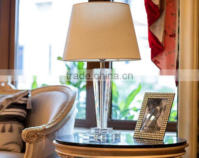 Clear K9 crystal table lamp