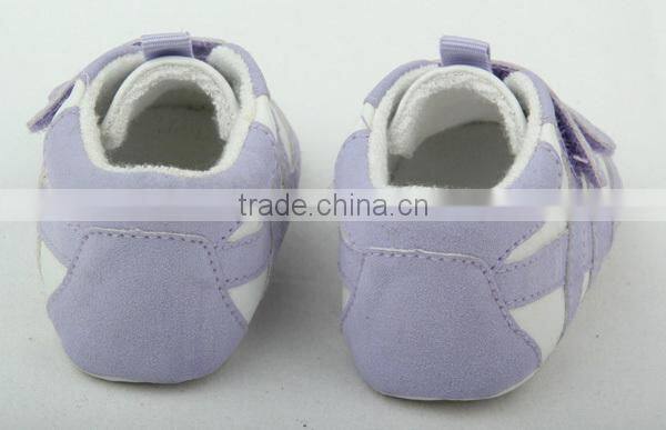 Wholesale breathable purple soccer shoes for babies