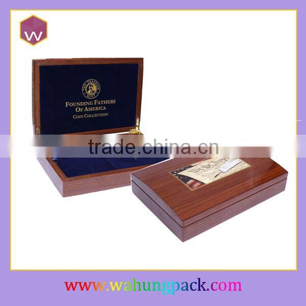 Glass Top Window Matte Lacquer Brown Wooden Medal Packaging Box