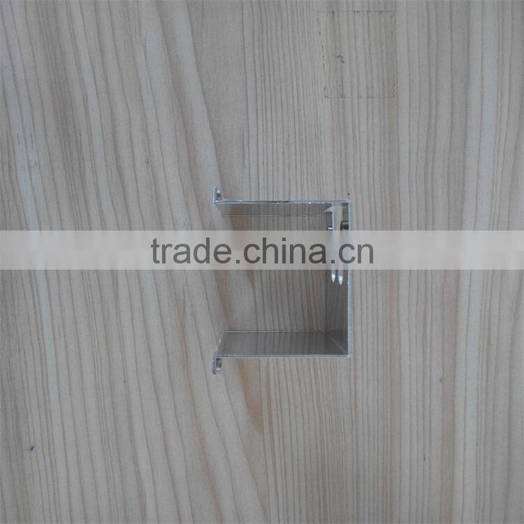 Medical instrument power source interface bracket