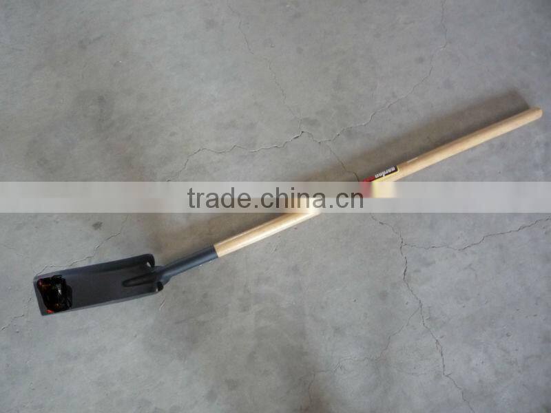 Ditch spade with wood handle